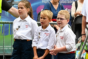 SommerBiwakHDK 2024-07-21 12  Sommerbiwak vom HDK - Pünktlich um 11.11 Uhr startete das 7. Sommerbiwak vom Hauptausschuss auf der Hauptbühne beim Duisburger Stadtfest zwischen City Palais und Forum. Die Akteure   im unterhaltsamen Programm, die Stark Reduzierte Einzelstücke, ⁠Lonnie & Friends von den Jungpiraten, wir, die designierte Kinderprinzencrew 2024/25, ⁠Annika (Solo-Mariechen der KG Marxloher Jecken), die Kölner Band „⁠Miljö“ , der designierter Stadtprinz 2024/25 Holger II. mit Crew und ⁠Philipp Godart. Für musikalische Untermalung sorgte das DJ Duo Schwarzwaldzimmer. : DVPJ, Holger II, Kinderprinz Phil II., Prinzessin, Mia I., Prinzessin Mia I., HDK, Duisburg, Karneval, Helau, Tollität, Event, Session 2024, Session 2025, Hauptausschuss, Gemeinschaft, Hauptausschuss Karneval Duisburg, Duisburg ist echt