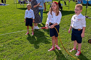 ß1 Schottenzunft 2024-09-07 20  Schottenzunft und Bürgergarde - Am Samstag 7. September besuchten wir bei sommerlichem Wetter zuerst das Sommerfest der Schottenzunft auf dem Gelände des ETuS Bissingheim. Nachmittags ging es Richtung Kaiserberg. Dort zum „Am Haus am Wasserturm“ hatte die Bürgergarde zu ihrem Sommerfest geladen. : DVPJ, Holger II, Kinderprinz Phil II., Prinzessin, Mia I., Prinzessin Mia I., HDK, Duisburg, Karneval, Helau, Tollität, Event, Session 2024, Session 2025, Hauptausschuss, Gemeinschaft, Hauptausschuss Karneval Duisburg, Duisburg ist echt