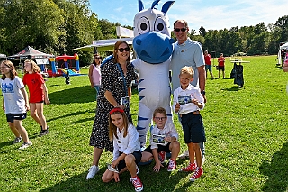 ß1 Schottenzunft 2024-09-07 25  Schottenzunft und Bürgergarde - Am Samstag 7. September besuchten wir bei sommerlichem Wetter zuerst das Sommerfest der Schottenzunft auf dem Gelände des ETuS Bissingheim. Nachmittags ging es Richtung Kaiserberg. Dort zum „Am Haus am Wasserturm“ hatte die Bürgergarde zu ihrem Sommerfest geladen. : DVPJ, Holger II, Kinderprinz Phil II., Prinzessin, Mia I., Prinzessin Mia I., HDK, Duisburg, Karneval, Helau, Tollität, Event, Session 2024, Session 2025, Hauptausschuss, Gemeinschaft, Hauptausschuss Karneval Duisburg, Duisburg ist echt