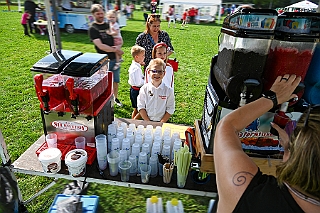 ß1 Schottenzunft 2024-09-07 29  Schottenzunft und Bürgergarde - Am Samstag 7. September besuchten wir bei sommerlichem Wetter zuerst das Sommerfest der Schottenzunft auf dem Gelände des ETuS Bissingheim. Nachmittags ging es Richtung Kaiserberg. Dort zum „Am Haus am Wasserturm“ hatte die Bürgergarde zu ihrem Sommerfest geladen. : DVPJ, Holger II, Kinderprinz Phil II., Prinzessin, Mia I., Prinzessin Mia I., HDK, Duisburg, Karneval, Helau, Tollität, Event, Session 2024, Session 2025, Hauptausschuss, Gemeinschaft, Hauptausschuss Karneval Duisburg, Duisburg ist echt