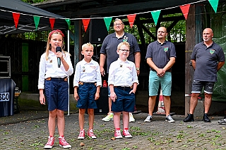 ß2 Buergergarde 2024-09-07 07  Schottenzunft und Bürgergarde - Am Samstag 7. September besuchten wir bei sommerlichem Wetter zuerst das Sommerfest der Schottenzunft auf dem Gelände des ETuS Bissingheim. Nachmittags ging es Richtung Kaiserberg. Dort zum „Am Haus am Wasserturm“ hatte die Bürgergarde zu ihrem Sommerfest geladen. : DVPJ, Holger II, Kinderprinz Phil II., Prinzessin, Mia I., Prinzessin Mia I., HDK, Duisburg, Karneval, Helau, Tollität, Event, Session 2024, Session 2025, Hauptausschuss, Gemeinschaft, Hauptausschuss Karneval Duisburg, Duisburg ist echt