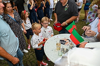 ß2 Buergergarde 2024-09-07 12  Schottenzunft und Bürgergarde - Am Samstag 7. September besuchten wir bei sommerlichem Wetter zuerst das Sommerfest der Schottenzunft auf dem Gelände des ETuS Bissingheim. Nachmittags ging es Richtung Kaiserberg. Dort zum „Am Haus am Wasserturm“ hatte die Bürgergarde zu ihrem Sommerfest geladen. : DVPJ, Holger II, Kinderprinz Phil II., Prinzessin, Mia I., Prinzessin Mia I., HDK, Duisburg, Karneval, Helau, Tollität, Event, Session 2024, Session 2025, Hauptausschuss, Gemeinschaft, Hauptausschuss Karneval Duisburg, Duisburg ist echt