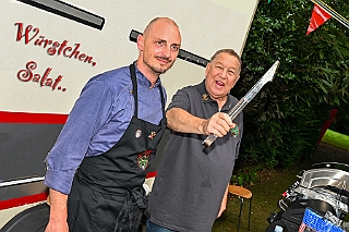 ß2 Buergergarde 2024-09-07 13  Schottenzunft und Bürgergarde - Am Samstag 7. September besuchten wir bei sommerlichem Wetter zuerst das Sommerfest der Schottenzunft auf dem Gelände des ETuS Bissingheim. Nachmittags ging es Richtung Kaiserberg. Dort zum „Am Haus am Wasserturm“ hatte die Bürgergarde zu ihrem Sommerfest geladen. : DVPJ, Holger II, Kinderprinz Phil II., Prinzessin, Mia I., Prinzessin Mia I., HDK, Duisburg, Karneval, Helau, Tollität, Event, Session 2024, Session 2025, Hauptausschuss, Gemeinschaft, Hauptausschuss Karneval Duisburg, Duisburg ist echt