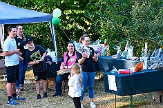 Herbstf MJ 2024-09-21  05  Bei den „Jecken“ im Norden - Unter dem Motto „Feiern mit Freunden“  hatten am Samstag dem 21. September die Marxloher-Jecken im Garten des Kirchorts St. Barbara an der Fahrnerstraße zum Herbstfest eingeladen. : DVPJ, Holger II, Kinderprinz Phil II., Prinzessin, Mia I., Prinzessin Mia I., HDK, Duisburg, Karneval, Helau, Tollität, Event, Session 2024, Session 2025, Hauptausschuss, Gemeinschaft, Hauptausschuss Karneval Duisburg, Duisburg ist echt