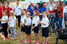 Herbstf MJ 2024-09-21  34  Bei den „Jecken“ im Norden - Unter dem Motto „Feiern mit Freunden“  hatten am Samstag dem 21. September die Marxloher-Jecken im Garten des Kirchorts St. Barbara an der Fahrnerstraße zum Herbstfest eingeladen. : DVPJ, Holger II, Kinderprinz Phil II., Prinzessin, Mia I., Prinzessin Mia I., HDK, Duisburg, Karneval, Helau, Tollität, Event, Session 2024, Session 2025, Hauptausschuss, Gemeinschaft, Hauptausschuss Karneval Duisburg, Duisburg ist echt