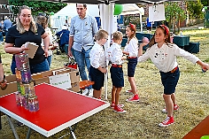 Herbstf MJ 2024-09-21  39  Bei den „Jecken“ im Norden - Unter dem Motto „Feiern mit Freunden“  hatten am Samstag dem 21. September die Marxloher-Jecken im Garten des Kirchorts St. Barbara an der Fahrnerstraße zum Herbstfest eingeladen. : DVPJ, Holger II, Kinderprinz Phil II., Prinzessin, Mia I., Prinzessin Mia I., HDK, Duisburg, Karneval, Helau, Tollität, Event, Session 2024, Session 2025, Hauptausschuss, Gemeinschaft, Hauptausschuss Karneval Duisburg, Duisburg ist echt