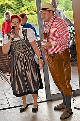 Koenigreich Duissern 2024-10-06 08  Mal Bayrisch - Auf geht´s morgens um 11 Uhr in die Tennis Gaststätte des DSC Preussen aus der Futterstraße. Der hat die KG Königreich Duissern zum Wies`n Frühschoppen geladen. Ein Heimspiel für Phil und Yanick. : DVPJ, Holger II, Kinderprinz Phil II., Prinzessin, Mia I., Prinzessin Mia I., HDK, Duisburg, Karneval, Helau, Tollität, Event, Session 2024, Session 2025, Hauptausschuss, Gemeinschaft, Hauptausschuss Karneval Duisburg, Duisburg ist echt