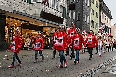 02 AuftaktNord 2024-11-09 26  Hoppeditzerwachen - Freitags wie Samstags - Am Freitagabend ging es los in Homberg bei der Narrenzunft. Danach hieß es nicht zu spät zu Bett, denn am Samstagmorgen stand in der Abteikirche der karnevalistische Gottesdienst in Hamborm an.  Mit eine kleinen Umzug ging’ s zum dortigen Rathaus. Karnevalsauftakt der Nordvereine. Am frühen Abend dann noch zur 1. KG Baerl und danach in Laar zu Rot-Goldenen KG, zum Hoppeditz-Erwachen. : DVPJ, Holger II, Kinderprinz Phil II., Prinzessin, Mia I., Prinzessin Mia I., HDK, Duisburg, Karneval, Helau, Tollität, Event, Session 2024, Session 2025, Hauptausschuss, Gemeinschaft, Hauptausschuss Karneval Duisburg, Duisburg ist echt