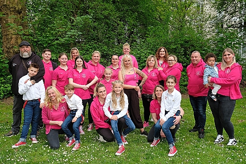 RG Laar 2023-05-06 05  KG Rot-Gold Laar im Ewaldi-Haus - Die KG Rot-Gold Laar hatte am 6. Mai zum Frühlingsfest eingeladen. Wir als designierte Kinderprinzencrew 2024 sind gern der Einladung gefolgt. Nach Leckereien vom Grill, sowie Kaffee und Kuchen startete  ab ca. 19 Uhr die Frühlingsparty. : DVPJ, Matthias I, Kinderprinz Leonardo I., Prinzessin, Milena I., HDK, Duisburg, Karneval, Helau, Tollität, Event, Session 2023, Session 2024, Hauptausschuss, Gemeinschaft, DVPJ, Matthias I, Kinderprinz Leonardo I., Prinzessin, Milena I., HDK, Duisburg, Karneval, Helau, Tollität, Event, Session 2023, Session 2024, Hauptausschuss, Gemeinschaft