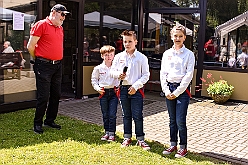 RW RhnH Fruehlf 2023-05-18  17  „Vatertag“- im Schatten der Erlöserkirche  -Die Rot-Weißen aus Rheinhausen setzen ihre Tradition fort und feiern mit einer Schar Karnevalisten aus Duisburg und Moers ihr „Frühlingsfest“. Spiel uns Spaß für die Kids kommen nicht zu kurz, genauso wie fürs leibliche Wohl gesorgt wird. : DVPJ, Matthias I, Kinderprinz Leonardo I., Prinzessin, Milena I., HDK, Duisburg, Karneval, Helau, Tollität, Event, Session 2023, Session 2024, Hauptausschuss, Gemeinschaft