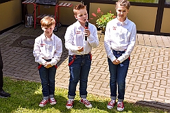 RW RhnH Fruehlf 2023-05-18  20  „Vatertag“- im Schatten der Erlöserkirche  -Die Rot-Weißen aus Rheinhausen setzen ihre Tradition fort und feiern mit einer Schar Karnevalisten aus Duisburg und Moers ihr „Frühlingsfest“. Spiel uns Spaß für die Kids kommen nicht zu kurz, genauso wie fürs leibliche Wohl gesorgt wird. : DVPJ, Matthias I, Kinderprinz Leonardo I., Prinzessin, Milena I., HDK, Duisburg, Karneval, Helau, Tollität, Event, Session 2023, Session 2024, Hauptausschuss, Gemeinschaft