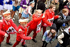 AuftaktNordvereine 2023--11-04 66  Start in die Kinderprinzencrew-Session - In der Anbteikirche in Duisburg-Hamborn starten die Duisburger Jecken, wie in an den Jahren  zuvor, mit eine karnevalistischen Messe in die kommende Session. Wir vier waren schon oft mit „unseren“ Piraten des Südens hier zum Auftakt am Rathaus. Aber dieses Jahr nun als die Duisburger Kinderprinzencrew 2024. : DVPJ, Matthias I, Kinderprinz Leonardo I., Prinzessin, Milena I., HDK, Duisburg, Karneval, Helau, Tollität, Event, Session 2023, Session 2024, Hauptausschuss, Gemeinschaft