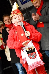 AuftaktNordvereine 2023--11-04 74  Start in die Kinderprinzencrew-Session - In der Anbteikirche in Duisburg-Hamborn starten die Duisburger Jecken, wie in an den Jahren  zuvor, mit eine karnevalistischen Messe in die kommende Session. Wir vier waren schon oft mit „unseren“ Piraten des Südens hier zum Auftakt am Rathaus. Aber dieses Jahr nun als die Duisburger Kinderprinzencrew 2024. : DVPJ, Matthias I, Kinderprinz Leonardo I., Prinzessin, Milena I., HDK, Duisburg, Karneval, Helau, Tollität, Event, Session 2023, Session 2024, Hauptausschuss, Gemeinschaft