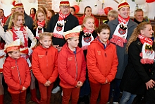 05 HoppeErw SuedsternSerm 2023-11-12 07  .. ein Wochenende mit „Auftakt“ - Im Westen waren wir am Freitag beim Hoppeditzerweachen der KG Rot-Weiß Rheinhausen. Danach sind wir auf der anderen Rheinseite geblieben und haben die Narrenzunft in Homberg besucht. Am Samstagabend ging es zur Auftaktsitzung der KG Alle Mann an Bord  und wir haben auch die Rot-Goldenen in Laar besucht. Ausgeschlafen ging es dann am Sonntagmorgen zum südlichtesten „Jecken-Punkt“. In Serm wurde auch der Hoppeditz geweckt. : DVPJ, Matthias I, Kinderprinz Leonardo I., Prinzessin, Milena I., HDK, Duisburg, Karneval, Helau, Tollität, Event, Session 2023, Session 2024, Hauptausschuss, Gemeinschaft