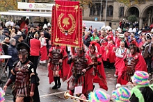 SessionsAuftaktHDK 2023-11-11 15  Duisburger Jecken feiern Sessionsauftakt - Nach einem kleinen Umzug über die Königstraße in Duisburgs City eröffnete der Hauptausschuss Duisburger Karneval am Elften im Elften um 11.11 Uhr vor dem Rathaus auf dem Burgplatz die Karnevals Session 2023/2024. : DVPJ, Matthias I, Leonardo I., Prinz Karneval, Prinz, Prinzessin Milen aI., Hofmarschälle, Pagen, Paginnen, HDK, Duisburg, Karneval, Helau, Tollität, Event, Session 2023, Session 2024, HDK, Duisburg, Hauptausschuss