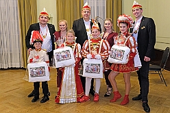 Kuerung 2024-01-07 51  WYNDHAM Hotel DUISBURGER HOF 7. Januar 2024 -Es ist soweit. Die Kürung der Kinderprinzencrew 2024. Im ausverkauftem Haus wurden Prinz Leonardo I. , Prinzessin Milena I., Hofmarschall Tyler und Pagin Ana gekürt. : DVPJ, Matthias I, Kinderprinz Leonardo I., Prinzessin, Milena I., HDK, Duisburg, Karneval, Helau, Tollität, Event, Session 2023, Session 2024, Hauptausschuss, Gemeinschaft, DVPJ, Matthias I, Kinderprinz Leonardo I., Prinzessin, Milena I., HDK, Duisburg, Karneval, Helau, Tollität, Event, Session 2023, Session 2024, Hauptausschuss, Gemeinschaft