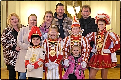 Kuerung 2024-01-07 56  WYNDHAM Hotel DUISBURGER HOF 7. Januar 2024 -Es ist soweit. Die Kürung der Kinderprinzencrew 2024. Im ausverkauftem Haus wurden Prinz Leonardo I. , Prinzessin Milena I., Hofmarschall Tyler und Pagin Ana gekürt. : DVPJ, Matthias I, Kinderprinz Leonardo I., Prinzessin, Milena I., HDK, Duisburg, Karneval, Helau, Tollität, Event, Session 2023, Session 2024, Hauptausschuss, Gemeinschaft, DVPJ, Matthias I, Kinderprinz Leonardo I., Prinzessin, Milena I., HDK, Duisburg, Karneval, Helau, Tollität, Event, Session 2023, Session 2024, Hauptausschuss, Gemeinschaft