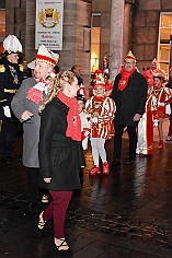 HofburgPrinzMatthias 2024-01-12 03  12. Januar 2024 - WYNDHAM Hotel Duisburger Hof - Ein kühler Freitag Abend erwartet uns vor der Tür des WYNDHAM Hotels bei der Begrüßung der anwesenden Gesellschaften und der Fahnenhissung se. Tollität Prinz Matthias I. Danach ging es dann in den warmen Pfeilersaal. : DVPJ, Matthias I, Kinderprinz Leonardo I., Prinzessin, Milena I., HDK, Duisburg, Karneval, Helau, Tollität, Event, Session 2023, Session 2024, Hauptausschuss, Gemeinschaft