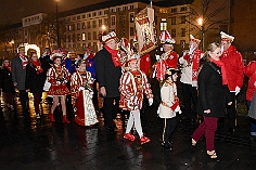 HofburgPrinzMatthias 2024-01-12 05  12. Januar 2024 - WYNDHAM Hotel Duisburger Hof - Ein kühler Freitag Abend erwartet uns vor der Tür des WYNDHAM Hotels bei der Begrüßung der anwesenden Gesellschaften und der Fahnenhissung se. Tollität Prinz Matthias I. Danach ging es dann in den warmen Pfeilersaal. : DVPJ, Matthias I, Kinderprinz Leonardo I., Prinzessin, Milena I., HDK, Duisburg, Karneval, Helau, Tollität, Event, Session 2023, Session 2024, Hauptausschuss, Gemeinschaft