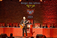 HDK BDJ 2024-01-25 47  Bürger des Jahres - 50 Jahre „Bürger des Jahres“. Am 25. Januar 2024 wurde im  Kultur- und Bürgerzentrum Duisburg-Süd „Steinhof“ Huckingen der Kabarettist und Moderator Wolfgang Tepper zum Bürger des Jahres 2024, der 44. seit 1974, ernannt. In einem fulminanten Rahmenprogramm trat u.a. Bernd Stelter auf. : DVPJ, Matthias I, Kinderprinz Leonardo I., Prinzessin, Milena I., HDK, Duisburg, Karneval, Helau, Tollität, Event, Session 2023, Session 2024, Hauptausschuss, Gemeinschaft, DVPJ, Matthias I, Kinderprinz Leonardo I., Prinzessin, Milena I., HDK, Duisburg, Karneval, Helau, Tollität, Event, Session 2023, Session 2024, Hauptausschuss, Gemeinschaft