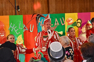 Vogelsang 2024-02-01 10  Seniorenkarneval - Im vollen Saal des Gemeindehaus am Vogelsangplatz wurde bei bester Stimmung Karneval mit den Senioren aus der Gemeinde gefeiert. : DVPJ, Matthias I, Kinderprinz Leonardo I., Prinzessin, Milena I., HDK, Duisburg, Karneval, Helau, Tollität, Event, Session 2023, Session 2024, Hauptausschuss, Gemeinschaft