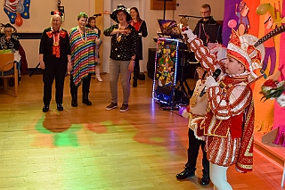 Vogelsang 2024-02-01 29  Seniorenkarneval - Im vollen Saal des Gemeindehaus am Vogelsangplatz wurde bei bester Stimmung Karneval mit den Senioren aus der Gemeinde gefeiert. : DVPJ, Matthias I, Kinderprinz Leonardo I., Prinzessin, Milena I., HDK, Duisburg, Karneval, Helau, Tollität, Event, Session 2023, Session 2024, Hauptausschuss, Gemeinschaft