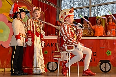 02 MaedchenRGLaar 2024-02-08 14  Weiberfastnacht 2024 - Der Tag der „Jecken Frauen“ begann für uns im Fest-Zelt vom HDK mit dem Rathaus-Sturm. Des Weiteren bescherten wir u.A. auf der Mädchensitzung der KG Rot-Gold Laar, auf der Altweibersitzung der KG Baerl und der Altweiber-Party der KG Alle Mann an Bord MEGA Auftritte unserer Crew. : DVPJ, Matthias I, Kinderprinz Leonardo I., Prinzessin, Milena I., HDK, Duisburg, Karneval, Helau, Tollität, Event, Session 2023, Session 2024, Hauptausschuss, Gemeinschaft