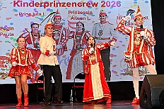 Kuerung Steinhof 2026-01-04 053  Unsere Kürung - Premiere - Im so genannten „Gürzenich“ von Duisburg, dem Steinhof in Huckingen fand am Sonntag, 4. Januar 2026, zum ersten Mal die Kürung einer Kinderprinzencrew statt. Wir sind nun als Prinz Juls I., Prinzessin Aileen I. mit Hofmarschall Sami und Pagin Paula der Stadt Duisburg 2026 inthronisiert. : DVPJ, Holger II, Kinderprinz Phil II., Prinzessin, Mia I., Prinzessin Mia I., HDK, Duisburg, Karneval, Helau, Tollität, Event, Session 2024, Session 2025, Hauptausschuss, Gemeinschaft, Hauptausschuss Karneval Duisburg, Duisburg ist echt