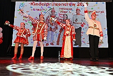 Kuerung Steinhof 2026-01-04 062  Unsere Kürung - Premiere - Im so genannten „Gürzenich“ von Duisburg, dem Steinhof in Huckingen fand am Sonntag, 4. Januar 2026, zum ersten Mal die Kürung einer Kinderprinzencrew statt. Wir sind nun als Prinz Juls I., Prinzessin Aileen I. mit Hofmarschall Sami und Pagin Paula der Stadt Duisburg 2026 inthronisiert. : DVPJ, Holger II, Kinderprinz Phil II., Prinzessin, Mia I., Prinzessin Mia I., HDK, Duisburg, Karneval, Helau, Tollität, Event, Session 2024, Session 2025, Hauptausschuss, Gemeinschaft, Hauptausschuss Karneval Duisburg, Duisburg ist echt