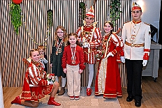 Kuerung Steinhof 2026-01-04 094  Unsere Kürung - Premiere - Im so genannten „Gürzenich“ von Duisburg, dem Steinhof in Huckingen fand am Sonntag, 4. Januar 2026, zum ersten Mal die Kürung einer Kinderprinzencrew statt. Wir sind nun als Prinz Juls I., Prinzessin Aileen I. mit Hofmarschall Sami und Pagin Paula der Stadt Duisburg 2026 inthronisiert. : DVPJ, Holger II, Kinderprinz Phil II., Prinzessin, Mia I., Prinzessin Mia I., HDK, Duisburg, Karneval, Helau, Tollität, Event, Session 2024, Session 2025, Hauptausschuss, Gemeinschaft, Hauptausschuss Karneval Duisburg, Duisburg ist echt