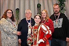 Kuerung Steinhof 2026-01-04 104  Unsere Kürung - Premiere - Im so genannten „Gürzenich“ von Duisburg, dem Steinhof in Huckingen fand am Sonntag, 4. Januar 2026, zum ersten Mal die Kürung einer Kinderprinzencrew statt. Wir sind nun als Prinz Juls I., Prinzessin Aileen I. mit Hofmarschall Sami und Pagin Paula der Stadt Duisburg 2026 inthronisiert. : DVPJ, Holger II, Kinderprinz Phil II., Prinzessin, Mia I., Prinzessin Mia I., HDK, Duisburg, Karneval, Helau, Tollität, Event, Session 2024, Session 2025, Hauptausschuss, Gemeinschaft, Hauptausschuss Karneval Duisburg, Duisburg ist echt