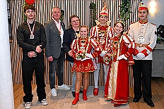 Kuerung Steinhof 2026-01-04 110  Unsere Kürung - Premiere - Im so genannten „Gürzenich“ von Duisburg, dem Steinhof in Huckingen fand am Sonntag, 4. Januar 2026, zum ersten Mal die Kürung einer Kinderprinzencrew statt. Wir sind nun als Prinz Juls I., Prinzessin Aileen I. mit Hofmarschall Sami und Pagin Paula der Stadt Duisburg 2026 inthronisiert. : DVPJ, Holger II, Kinderprinz Phil II., Prinzessin, Mia I., Prinzessin Mia I., HDK, Duisburg, Karneval, Helau, Tollität, Event, Session 2024, Session 2025, Hauptausschuss, Gemeinschaft, Hauptausschuss Karneval Duisburg, Duisburg ist echt