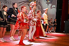 01 Damens AMaB 2026- 02-02 09  Sonntags Tour, 1. Februar - Am Sonntagvormittag, Damensitzung, war unser 1. Heimspiel bei den » Blauen Jungs « in der Aula vom Reinhard-und-Max-Mannesmann-Gymnasium. Danach in die 5. Etage vom IntercityHotel, 77 Jahre Rote Funken werden dort gefeiert. Später und der Gnadenkirche in Neumühl feierten die Senioren Karneval. Weiter ging es dann in der Rheinhausenhalle mit der Damensitzung von Rot-Weiß. Im Steinhof stand dann die Kindersitzung von den Musketieren auf dem Programm. Zum späten Nachmittag ging es dann etwas kleiner zu, Tanztee der SPD Großenbaum/Rahm im Coupe 1900. : DVPJ, Toni I, Kinderprinz Juls I., Juls I., Prinzessin, Aileen I., Prinzessin Aileen I., HDK, Duisburg, Karneval, Helau, Tollität, Event, Session 2025, Session 2026, Hauptausschuss, Gemeinschaft, Hauptausschuss Karneval Duisburg, Duisburg ist echt