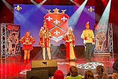 05 Kinders Musketiere 2026- 02-02 05  Sonntags Tour, 1. Februar - Am Sonntagvormittag, Damensitzung, war unser 1. Heimspiel bei den » Blauen Jungs « in der Aula vom Reinhard-und-Max-Mannesmann-Gymnasium. Danach in die 5. Etage vom IntercityHotel, 77 Jahre Rote Funken werden dort gefeiert. Später und der Gnadenkirche in Neumühl feierten die Senioren Karneval. Weiter ging es dann in der Rheinhausenhalle mit der Damensitzung von Rot-Weiß. Im Steinhof stand dann die Kindersitzung von den Musketieren auf dem Programm. Zum späten Nachmittag ging es dann etwas kleiner zu, Tanztee der SPD Großenbaum/Rahm im Coupe 1900. : DVPJ, Toni I, Kinderprinz Juls I., Juls I., Prinzessin, Aileen I., Prinzessin Aileen I., HDK, Duisburg, Karneval, Helau, Tollität, Event, Session 2025, Session 2026, Hauptausschuss, Gemeinschaft, Hauptausschuss Karneval Duisburg, Duisburg ist echt