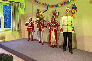 01 KFD Peter Paul 2026-02-04 13  Mittwoch, 4. Februar - Der 2. karnvalistischem Nachmittag der KFD St. Peter und Paul Gemeinde in Huckingen war unser Auftakt an diesem Tag. Eine Super Stimmung im Saal. Gestärkt mit ausreichend Kuchen und Kaffee ginge dann nach Walsum. In Open Rheins „Zum Johanniter“  fan die „Flüstersitzung“ der Prinzengarde statt.