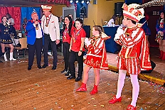 06 Damens SonniSued 2026-02-07 10  Samstags Tour, 7. Februar - Mittags begann unsere Tour, insgesamt 7 Auftritte, im Hewag Seniorenstift an der Karl-Jarres-Straße. Es folgte dann im Karl Martin Haus bei den Jungschützen, begleitet von unserer Minigarde, der nächste Termin. Nach sportlichen Stop dann beim OSC in Rheinhausen ging es zur Mädchensitzung von Rot-Weiß Hamborn-Marxloh. Von dort in die City, einmal zur die Galasitzung der Bürgergarde im WYNDHAM Hotel und dann die Damensitzung vom Sonnigen Süden. Zum Schluss war dann noch das Kostümfest der „Hippen“ in Großenbaum. : DVPJ, Toni I, Kinderprinz Juls I., Juls I., Prinzessin, Aileen I., Prinzessin Aileen I., HDK, Duisburg, Karneval, Helau, Tollität, Event, Session 2025, Session 2026, Hauptausschuss, Gemeinschaft, Hauptausschuss Karneval Duisburg, Duisburg ist echt