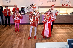 Prinzenem Intercity 2026- 02-10 09  Mal nicht wie immer - Eigentlich ist es Tradition der Roten Funken zu ihrem Prinzenempfang am Mittwoch vor Altweiber zu bitten. Dieses Jahr wurden im IntercityHotel die Tollitätten unvermeidbar einen Tag vorher : DVPJ, Toni I, Kinderprinz Juls I., Juls I., Prinzessin, Aileen I., Prinzessin Aileen I., HDK, Duisburg, Karneval, Helau, Tollität, Event, Session 2025, Session 2026, Hauptausschuss, Gemeinschaft, Hauptausschuss Karneval Duisburg, Duisburg ist echt