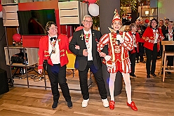 Prinzenem Intercity 2026- 02-10 16  Mal nicht wie immer - Eigentlich ist es Tradition der Roten Funken zu ihrem Prinzenempfang am Mittwoch vor Altweiber zu bitten. Dieses Jahr wurden im IntercityHotel die Tollitätten unvermeidbar einen Tag vorher : DVPJ, Toni I, Kinderprinz Juls I., Juls I., Prinzessin, Aileen I., Prinzessin Aileen I., HDK, Duisburg, Karneval, Helau, Tollität, Event, Session 2025, Session 2026, Hauptausschuss, Gemeinschaft, Hauptausschuss Karneval Duisburg, Duisburg ist echt