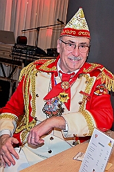 Prinzenem Intercity 2026- 02-10 35  Mal nicht wie immer - Eigentlich ist es Tradition der Roten Funken zu ihrem Prinzenempfang am Mittwoch vor Altweiber zu bitten. Dieses Jahr wurden im IntercityHotel die Tollitätten unvermeidbar einen Tag vorher : DVPJ, Toni I, Kinderprinz Juls I., Juls I., Prinzessin, Aileen I., Prinzessin Aileen I., HDK, Duisburg, Karneval, Helau, Tollität, Event, Session 2025, Session 2026, Hauptausschuss, Gemeinschaft, Hauptausschuss Karneval Duisburg, Duisburg ist echt