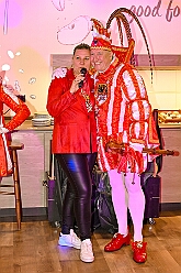 Prinzenem Intercity 2026- 02-10 37  Mal nicht wie immer - Eigentlich ist es Tradition der Roten Funken zu ihrem Prinzenempfang am Mittwoch vor Altweiber zu bitten. Dieses Jahr wurden im IntercityHotel die Tollitätten unvermeidbar einen Tag vorher : DVPJ, Toni I, Kinderprinz Juls I., Juls I., Prinzessin, Aileen I., Prinzessin Aileen I., HDK, Duisburg, Karneval, Helau, Tollität, Event, Session 2025, Session 2026, Hauptausschuss, Gemeinschaft, Hauptausschuss Karneval Duisburg, Duisburg ist echt