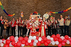 02 EmpfangRathaus 2026- 02-11 08  Mittwochs Tour, 11. Februar - Um 10 Uhr ging es an diesem Tag auf Karnevalsfeier der GGS Tonstraße für uns los. Danach waren dann 2 Termine mit Prinz Toni zusammen, einmal der Rathausempfang in Rheinhausen und das Wiegen bei der DEKRA. Am Nachmittag standen 3 Seniorenkarnevaslfeiern an, bei Casa Mia in Röttgersbach und den Hewag-Zentren Hufstraße und Brauerstraße. Nach dem Kurzbesuch bei den Lebensräumen Duisburg ging es in den Steinhof zum Abend für den Bürger des Jahres. : DVPJ, Toni I, Kinderprinz Juls I., Juls I., Prinzessin, Aileen I., Prinzessin Aileen I., HDK, Duisburg, Karneval, Helau, Tollität, Event, Session 2025, Session 2026, Hauptausschuss, Gemeinschaft, Hauptausschuss Karneval Duisburg, Duisburg ist echt