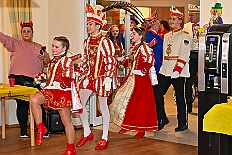 06 SeniKarn HEWAH Brauerstrasse 2026- 02-11 02  Mittwochs Tour, 11. Februar - Um 10 Uhr ging es an diesem Tag auf Karnevalsfeier der GGS Tonstraße für uns los. Danach waren dann 2 Termine mit Prinz Toni zusammen, einmal der Rathausempfang in Rheinhausen und das Wiegen bei der DEKRA. Am Nachmittag standen 3 Seniorenkarnevaslfeiern an, bei Casa Mia in Röttgersbach und den Hewag-Zentren Hufstraße und Brauerstraße. Nach dem Kurzbesuch bei den Lebensräumen Duisburg ging es in den Steinhof zum Abend für den Bürger des Jahres. : DVPJ, Toni I, Kinderprinz Juls I., Juls I., Prinzessin, Aileen I., Prinzessin Aileen I., HDK, Duisburg, Karneval, Helau, Tollität, Event, Session 2025, Session 2026, Hauptausschuss, Gemeinschaft, Hauptausschuss Karneval Duisburg, Duisburg ist echt