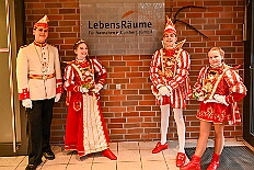 07 Lebensraeume DU 2026- 02-11 01  Mittwochs Tour, 11. Februar - Um 10 Uhr ging es an diesem Tag auf Karnevalsfeier der GGS Tonstraße für uns los. Danach waren dann 2 Termine mit Prinz Toni zusammen, einmal der Rathausempfang in Rheinhausen und das Wiegen bei der DEKRA. Am Nachmittag standen 3 Seniorenkarnevaslfeiern an, bei Casa Mia in Röttgersbach und den Hewag-Zentren Hufstraße und Brauerstraße. Nach dem Kurzbesuch bei den Lebensräumen Duisburg ging es in den Steinhof zum Abend für den Bürger des Jahres. : DVPJ, Toni I, Kinderprinz Juls I., Juls I., Prinzessin, Aileen I., Prinzessin Aileen I., HDK, Duisburg, Karneval, Helau, Tollität, Event, Session 2025, Session 2026, Hauptausschuss, Gemeinschaft, Hauptausschuss Karneval Duisburg, Duisburg ist echt