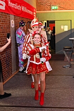 07 Familienk RG Laar 2026- 02-12 02  Weiberfastnachts Tour, 11. Februar - Schon um 9 Uhr begann dieser ereignisreicher Tag für uns mit der Karnevalsfeier in der GGS Habichtstraße. Im HDK Festzelt wurden wir danach fanatisch gefeiert. Weiter ging es dann zu Hargreaves und ins LANUV zur der Firmenfeiern. Zwischendurch seine Seniorenfeier der AWO Karl-Jarres-Straße. Im Ratskeller feiern die Nordvereine Altweiber. In Folge fahren wir nach Laar, einmal zum Familienkarneval der KG Rot-Gold und die KFD feier im St. Ewald. Der vorletzte Auftritt dann die Altweibersitzung bei der Ehrengarde bevor es zum erneuten Heimspiel  zur Altweiber-Party in den Heimathafen geht. : DVPJ, Toni I, Kinderprinz Juls I., Juls I., Prinzessin, Aileen I., Prinzessin Aileen I., HDK, Duisburg, Karneval, Helau, Tollität, Event, Session 2025, Session 2026, Hauptausschuss, Gemeinschaft, Hauptausschuss Karneval Duisburg, Duisburg ist echt