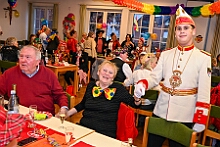 08 KFD StEwaldi Laar 2026- 02-12 11  Weiberfastnachts Tour, 11. Februar - Schon um 9 Uhr begann dieser ereignisreicher Tag für uns mit der Karnevalsfeier in der GGS Habichtstraße. Im HDK Festzelt wurden wir danach fanatisch gefeiert. Weiter ging es dann zu Hargreaves und ins LANUV zur der Firmenfeiern. Zwischendurch seine Seniorenfeier der AWO Karl-Jarres-Straße. Im Ratskeller feiern die Nordvereine Altweiber. In Folge fahren wir nach Laar, einmal zum Familienkarneval der KG Rot-Gold und die KFD feier im St. Ewald. Der vorletzte Auftritt dann die Altweibersitzung bei der Ehrengarde bevor es zum erneuten Heimspiel  zur Altweiber-Party in den Heimathafen geht. : DVPJ, Toni I, Kinderprinz Juls I., Juls I., Prinzessin, Aileen I., Prinzessin Aileen I., HDK, Duisburg, Karneval, Helau, Tollität, Event, Session 2025, Session 2026, Hauptausschuss, Gemeinschaft, Hauptausschuss Karneval Duisburg, Duisburg ist echt