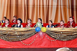 01 Kinderka KG Suedstern 2026-02-13 05  Kinderkarneval und Kostümfest   Der Karnevalsfreitag und seine Traditionen. Zuerst waren im Sermer Festzelt auf dem Kasselle-Pitter-Platz zum dortigen Kinderkarneval. Am frühen Abend hatte dann noch der SZ der Prinzengarde in der Gaststätte „Zum Treffpunkt“ zum Kostümfest eingeladen. : DVPJ, Toni I, Kinderprinz Juls I., Juls I., Prinzessin, Aileen I., Prinzessin Aileen I., HDK, Duisburg, Karneval, Helau, Tollität, Event, Session 2025, Session 2026, Hauptausschuss, Gemeinschaft, Hauptausschuss Karneval Duisburg, Duisburg ist echt