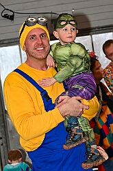 01 Kinderka KG Suedstern 2026-02-13 09  Kinderkarneval und Kostümfest   Der Karnevalsfreitag und seine Traditionen. Zuerst waren im Sermer Festzelt auf dem Kasselle-Pitter-Platz zum dortigen Kinderkarneval. Am frühen Abend hatte dann noch der SZ der Prinzengarde in der Gaststätte „Zum Treffpunkt“ zum Kostümfest eingeladen. : DVPJ, Toni I, Kinderprinz Juls I., Juls I., Prinzessin, Aileen I., Prinzessin Aileen I., HDK, Duisburg, Karneval, Helau, Tollität, Event, Session 2025, Session 2026, Hauptausschuss, Gemeinschaft, Hauptausschuss Karneval Duisburg, Duisburg ist echt