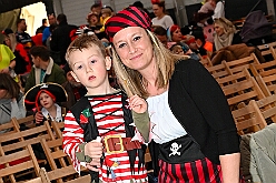 01 Kinderka KG Suedstern 2026-02-13 12  Kinderkarneval und Kostümfest   Der Karnevalsfreitag und seine Traditionen. Zuerst waren im Sermer Festzelt auf dem Kasselle-Pitter-Platz zum dortigen Kinderkarneval. Am frühen Abend hatte dann noch der SZ der Prinzengarde in der Gaststätte „Zum Treffpunkt“ zum Kostümfest eingeladen. : DVPJ, Toni I, Kinderprinz Juls I., Juls I., Prinzessin, Aileen I., Prinzessin Aileen I., HDK, Duisburg, Karneval, Helau, Tollität, Event, Session 2025, Session 2026, Hauptausschuss, Gemeinschaft, Hauptausschuss Karneval Duisburg, Duisburg ist echt