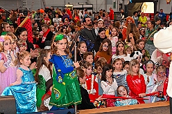 01 Kinderka KG Suedstern 2026-02-13 15  Kinderkarneval und Kostümfest   Der Karnevalsfreitag und seine Traditionen. Zuerst waren im Sermer Festzelt auf dem Kasselle-Pitter-Platz zum dortigen Kinderkarneval. Am frühen Abend hatte dann noch der SZ der Prinzengarde in der Gaststätte „Zum Treffpunkt“ zum Kostümfest eingeladen. : DVPJ, Toni I, Kinderprinz Juls I., Juls I., Prinzessin, Aileen I., Prinzessin Aileen I., HDK, Duisburg, Karneval, Helau, Tollität, Event, Session 2025, Session 2026, Hauptausschuss, Gemeinschaft, Hauptausschuss Karneval Duisburg, Duisburg ist echt