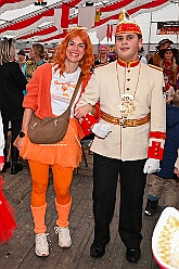 01 Kinderka KG Suedstern 2026-02-13 20  Kinderkarneval und Kostümfest   Der Karnevalsfreitag und seine Traditionen. Zuerst waren im Sermer Festzelt auf dem Kasselle-Pitter-Platz zum dortigen Kinderkarneval. Am frühen Abend hatte dann noch der SZ der Prinzengarde in der Gaststätte „Zum Treffpunkt“ zum Kostümfest eingeladen. : DVPJ, Toni I, Kinderprinz Juls I., Juls I., Prinzessin, Aileen I., Prinzessin Aileen I., HDK, Duisburg, Karneval, Helau, Tollität, Event, Session 2025, Session 2026, Hauptausschuss, Gemeinschaft, Hauptausschuss Karneval Duisburg, Duisburg ist echt